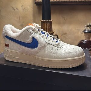 Nike Air Force 1 ’07 Premium Sherpa
Size 9.5 (EU 41)
Brand New With Box
